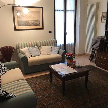 La Casa Del Melograno Apartman Alba  Kültér fotó