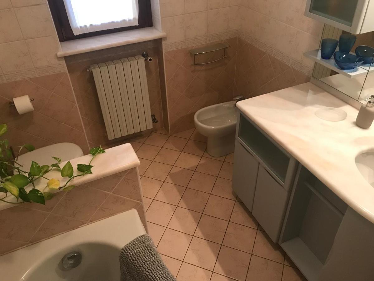 La Casa Del Melograno Apartman Alba  Kültér fotó