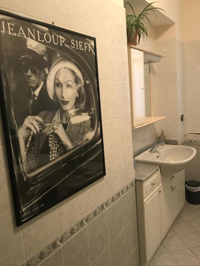 La Casa Del Melograno Apartman Alba  Kültér fotó