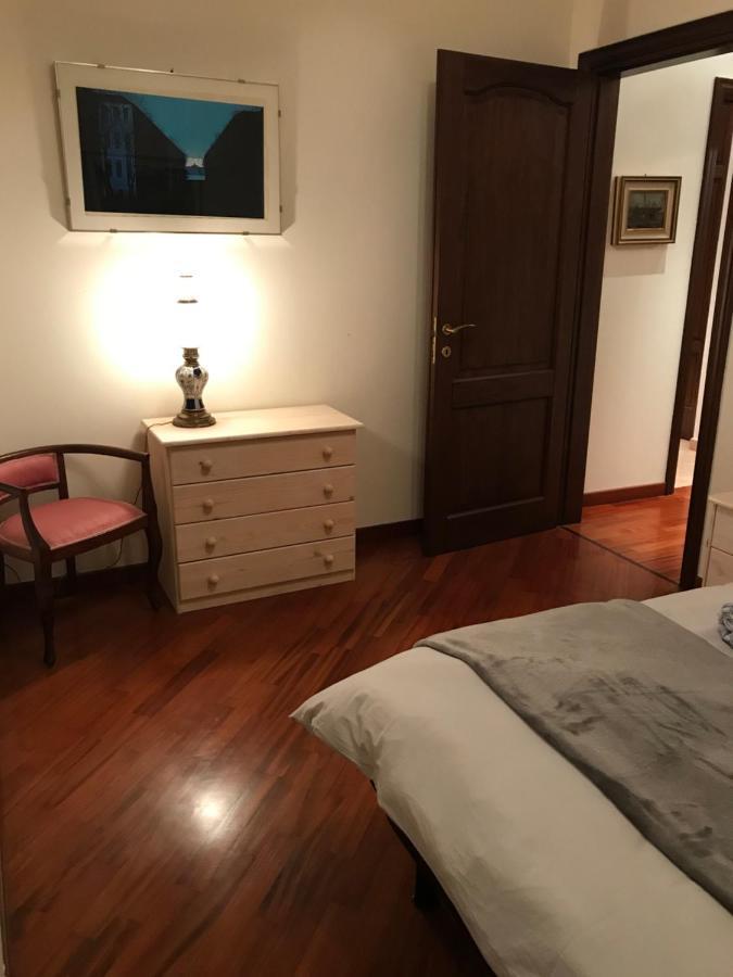 La Casa Del Melograno Apartman Alba  Kültér fotó