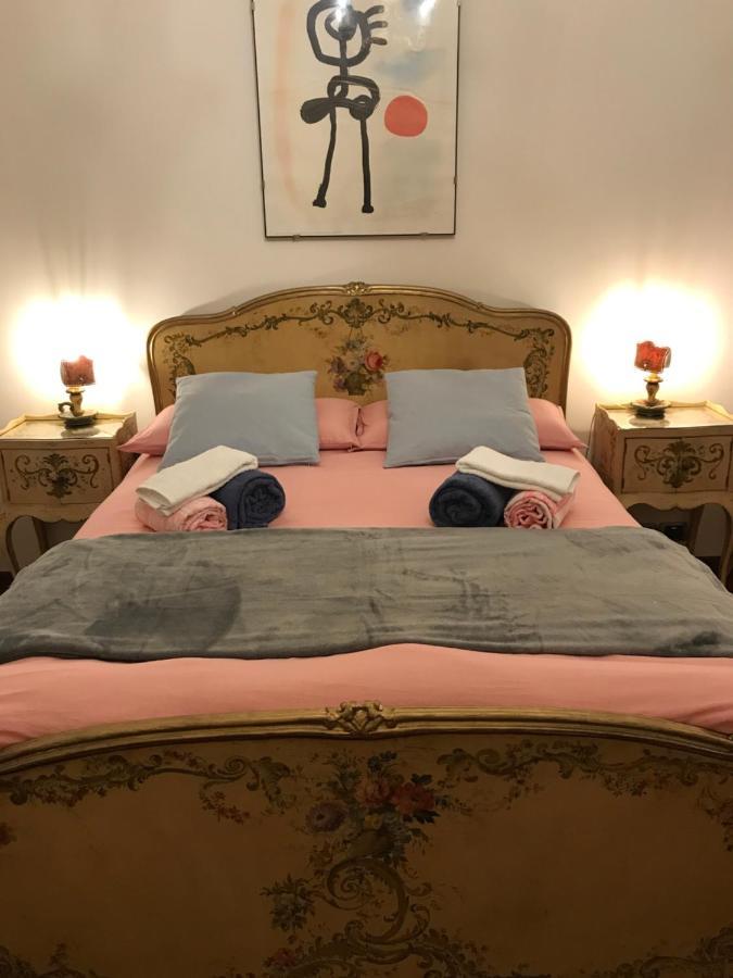 La Casa Del Melograno Apartman Alba  Kültér fotó