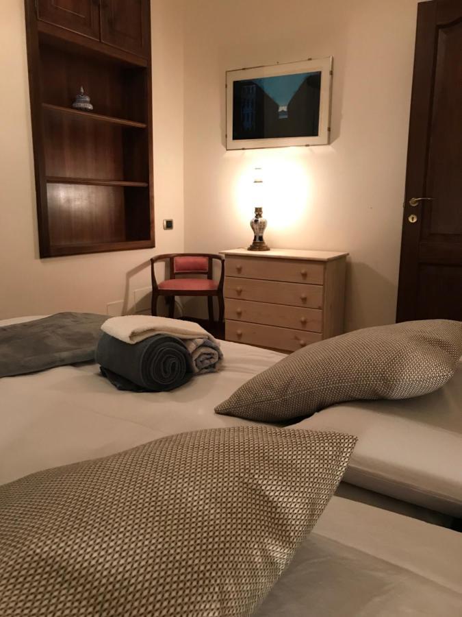 La Casa Del Melograno Apartman Alba  Kültér fotó