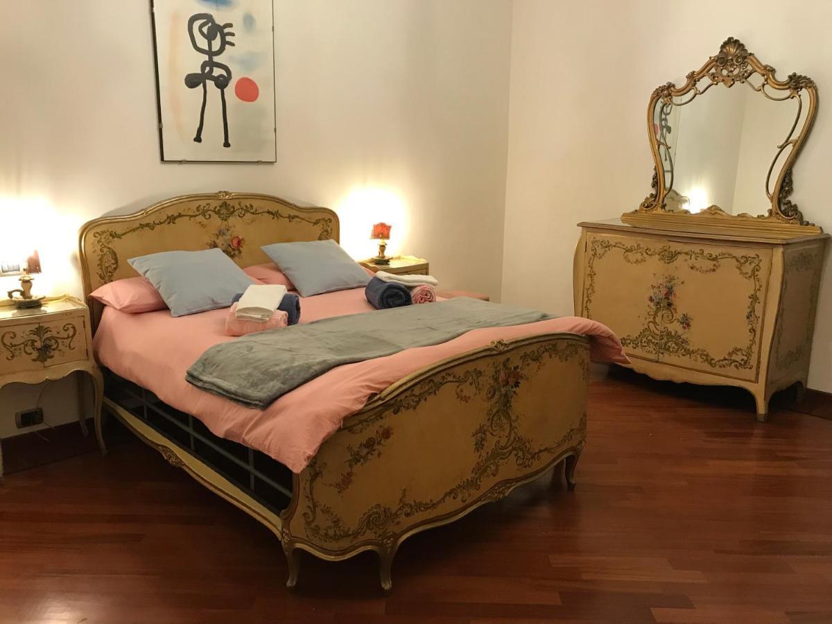La Casa Del Melograno Apartman Alba  Kültér fotó