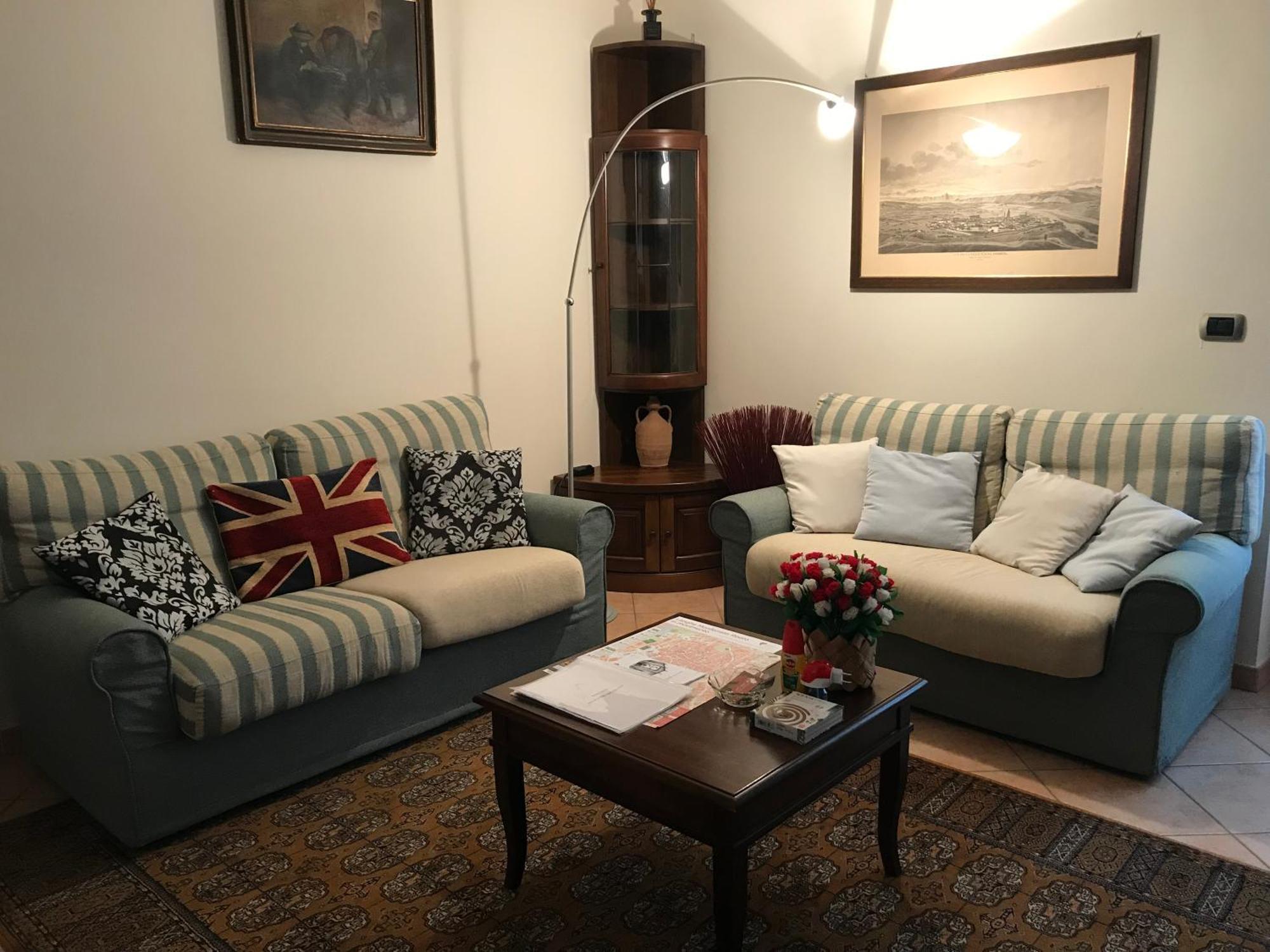 La Casa Del Melograno Apartman Alba  Kültér fotó