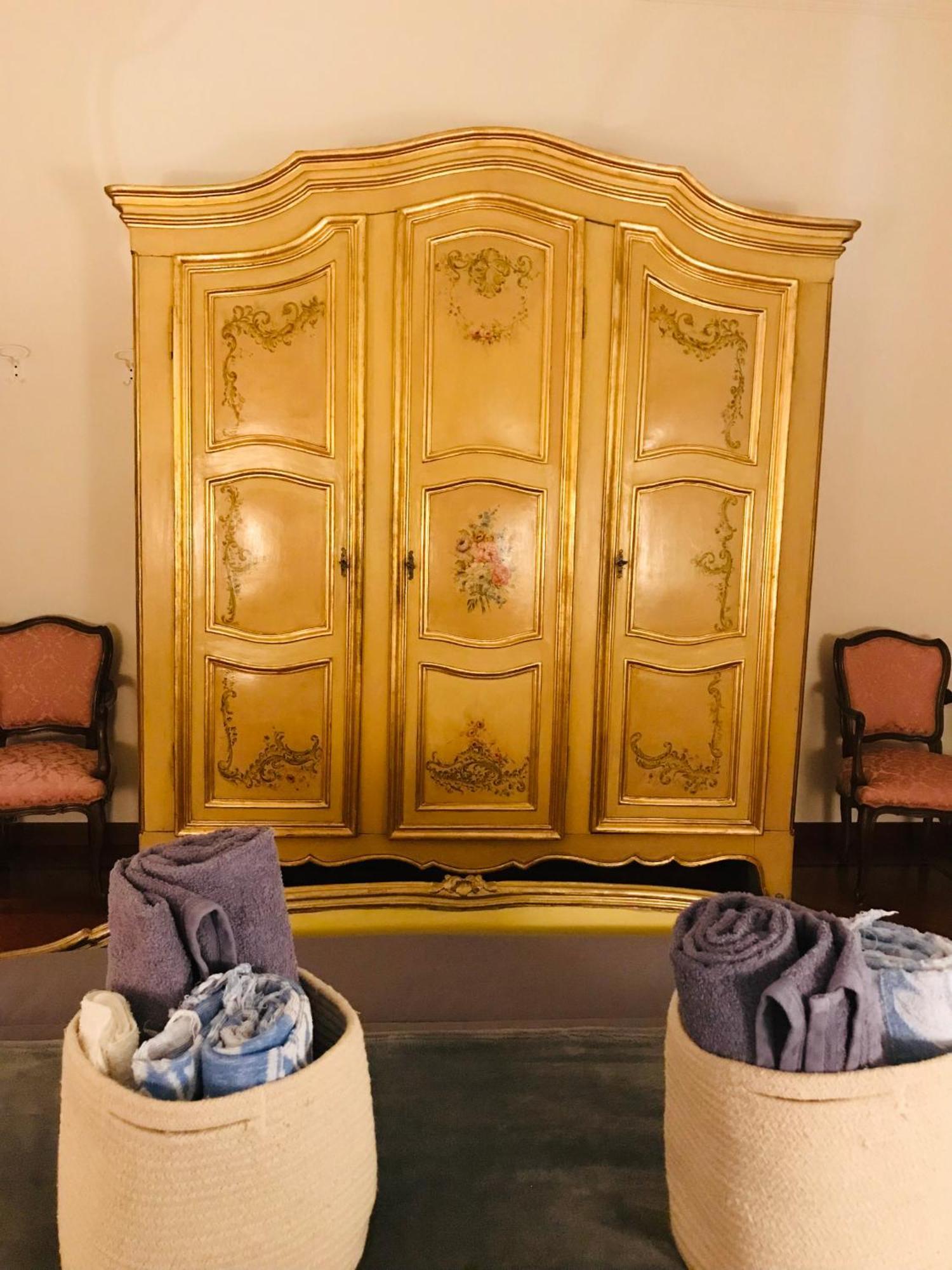 La Casa Del Melograno Apartman Alba  Kültér fotó