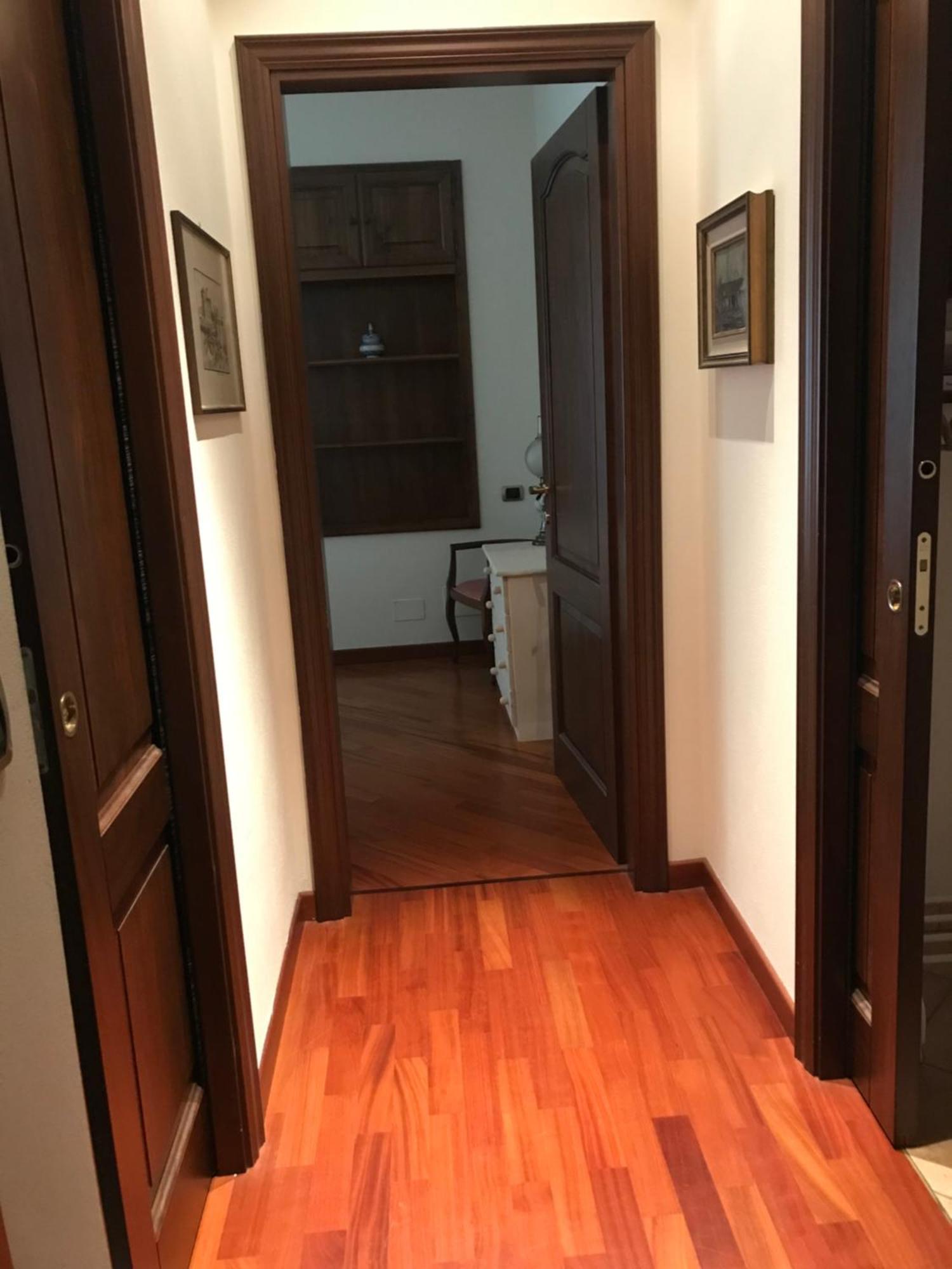 La Casa Del Melograno Apartman Alba  Kültér fotó