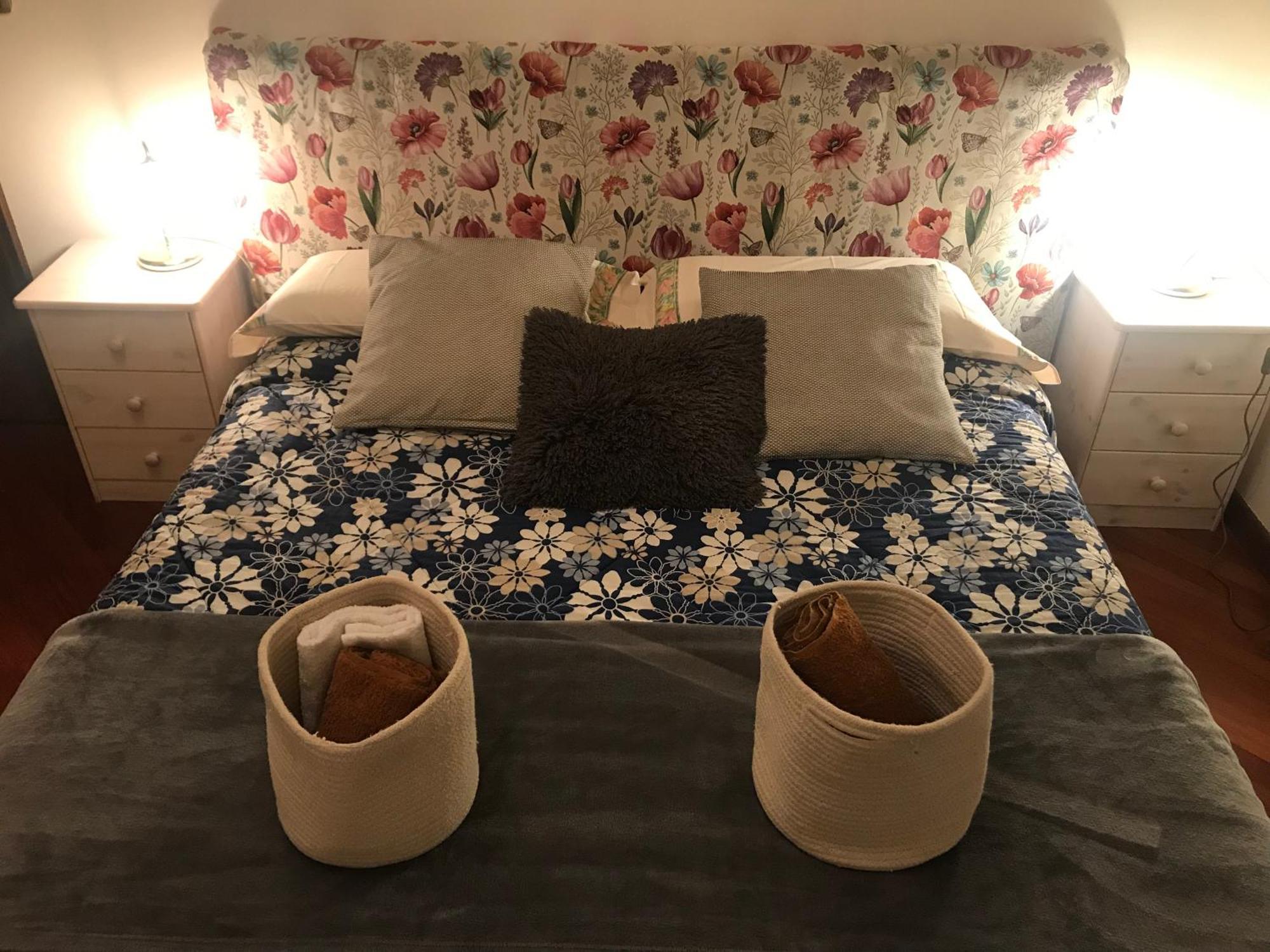 La Casa Del Melograno Apartman Alba  Kültér fotó